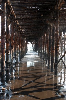 Antiguo Muelle Corroido por el Mar