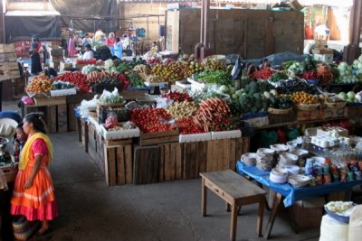 Interior del Mercado Local