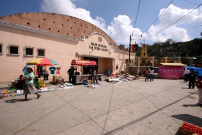Salon Municipal y Ventas Dominicales