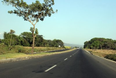 Autopista Hacia el Municipio