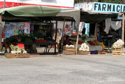Venta de Verduras en el Mercado Local