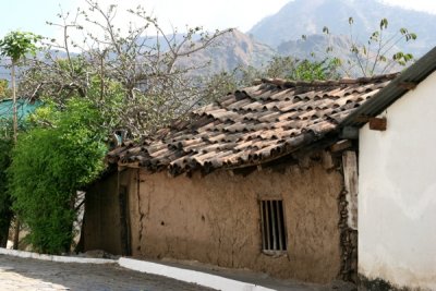 Casa Antigua en el Poblado, Quedan muy Pocas Como Esta