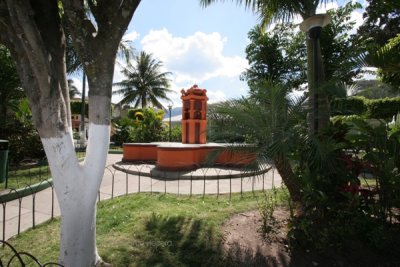 Fuente Colonial en el Parque