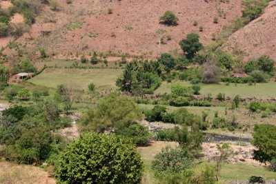 Valle del Rio Ulapa Visto Desde la Carretra a la Cabecera