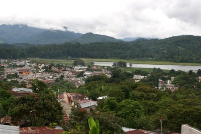 Panoramica del Poblado, al Fondo la Laguna Chichoj