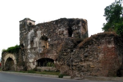 Vista Posterior de las Ruinas de la Antigua Iglesia