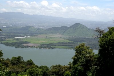 Vista del Lago de Amatitlan desde la Aldea Santa Elena Barillas