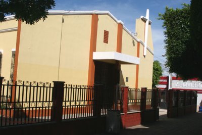 Iglesia Catolica Moderna de la Cabecera