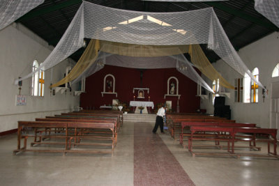 Interior de la Iglesia Catolica