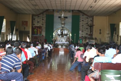 Interior de la Iglesia Catolica