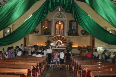 Interior de la Iglesia Catolica