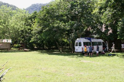 Parqueo en el Area de Servicios