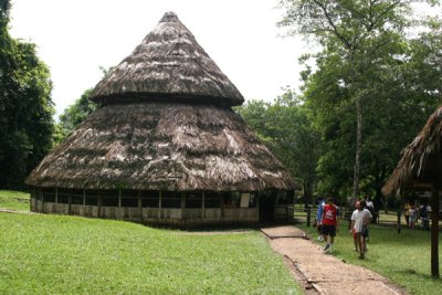 Instalaciones a Orillas de la Laguna (centro de visitantes)