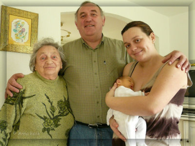 4 gnrations - 4 generations : my great grandmother,  grand fath,  mum and I Lo
