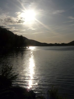 Crpuscule sur le lac -  Dusk on the lake