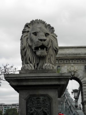 Lion du pont des chanes