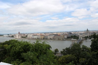 Vue sur le pont des chanes, le Danube et le Parlement