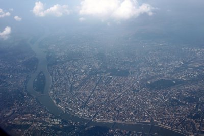 Vue arienne de Budapest, du Danube et de l'le Marguerite - Aerian view of Budapest, the Danube river  and Marguerite island