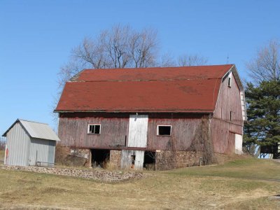 RED ROOF BARN