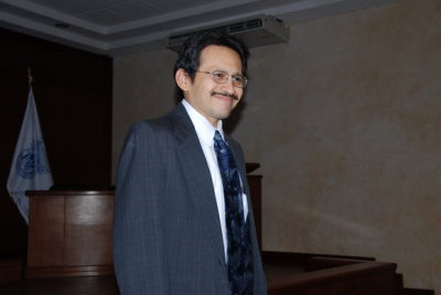 Dr. Cesar Colonia
