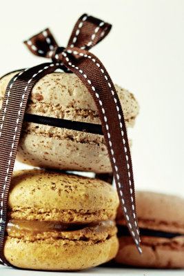 more macarons