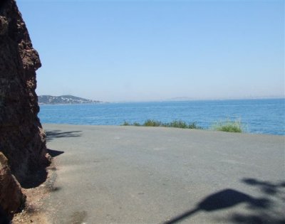 Walking around the island4