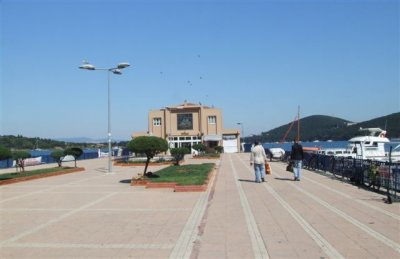 Walking around the island16