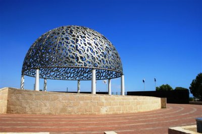 Geraldton Jan 09 HMAS Sydney memorial (11).JPG