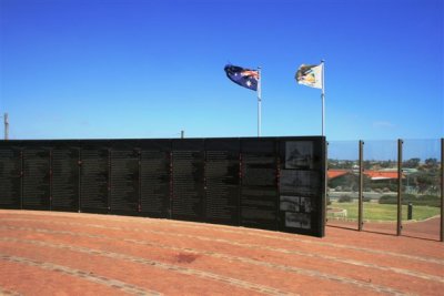 Geraldton Jan 09 HMAS Sydney memorial (5).JPG