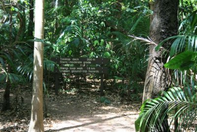 25.09.09 3rd stop Wangi Falls (51).JPG