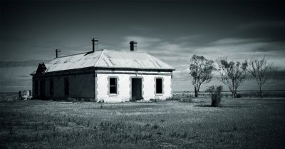 Abandoned house (EDIT_1036)