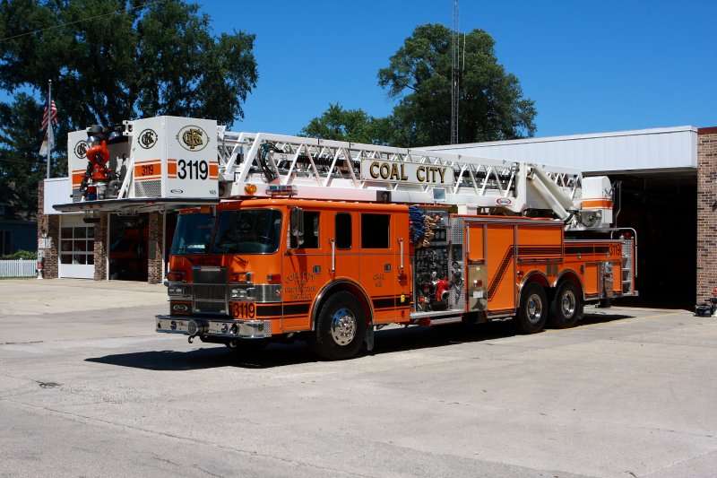 Coal CityIL Tower 3119 Sits Outside 7-2-10 226 PM.JPG