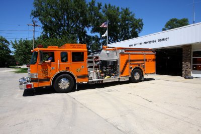 Coal CityIL Carl Wexelberj Moves The Truck Out 7-2-10 212 PM.JPG