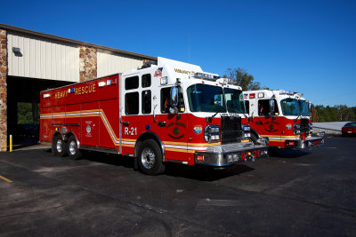 Lake OzarkMO R-21 And E-21 Sit Outside 9-30-10 358 PM 1.JPG