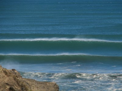 Massive 20 foot swell rolling in at The Gap