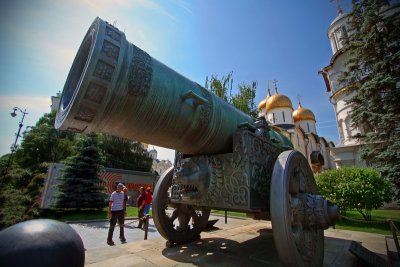 Gigantic canon - Kremlin
