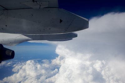 Heavy cumulus nimbus at FL310 (11 kilometers)