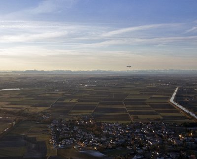 Landing at Munich. Another aircraft is landing parallell to us at the other runway.
