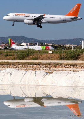Landing at runway 28