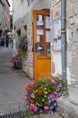 St Renan - Doorway (7814).jpg