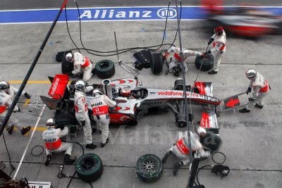McLaren Mercedes pit stop