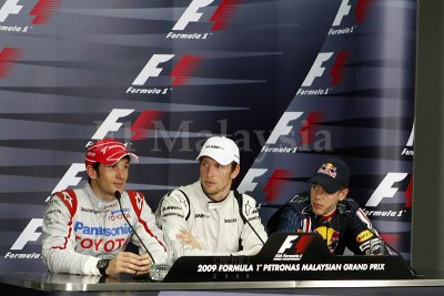 Media Conference after Qualifying Race