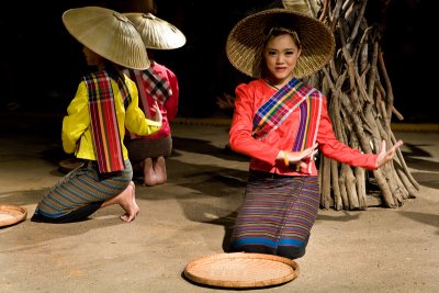 Rich Winnowing Dance, Northern Thai
