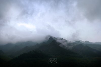 Rain clouds and the mist (CWS8627)