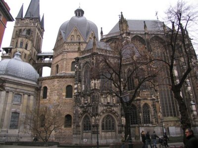 Aachener Dom, side