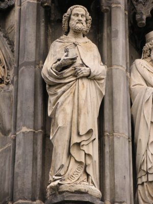 Aachener Dom, statue on the outside wall