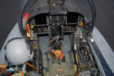 Canada-Air Force McDonnell Douglas CF-188B Hornet (CF-18B) (188910) **Cockpit**