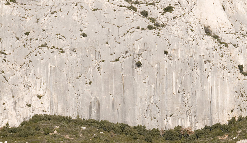 St Victoire - spot the bolts