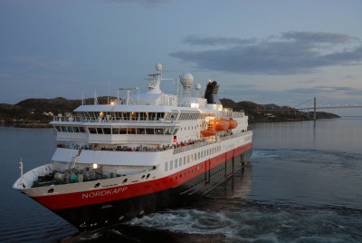 Nordkapp at Rorvik night 03.jpg