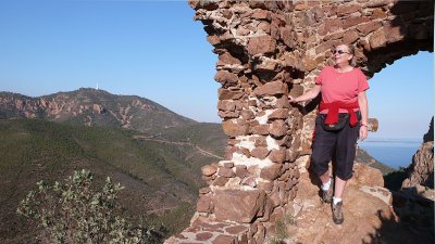 SD at ruined chapel Esterel